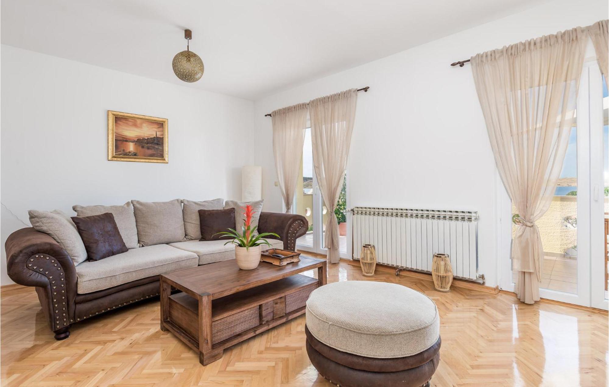 3 Bedroom Stunning Apartment In Kustići Esterno foto