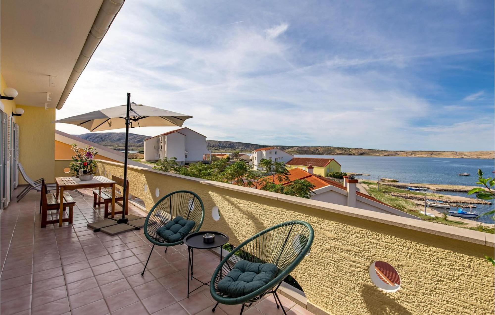 3 Bedroom Stunning Apartment In Kustići Esterno foto